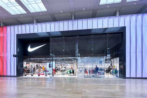 nike zuidplein hoog.